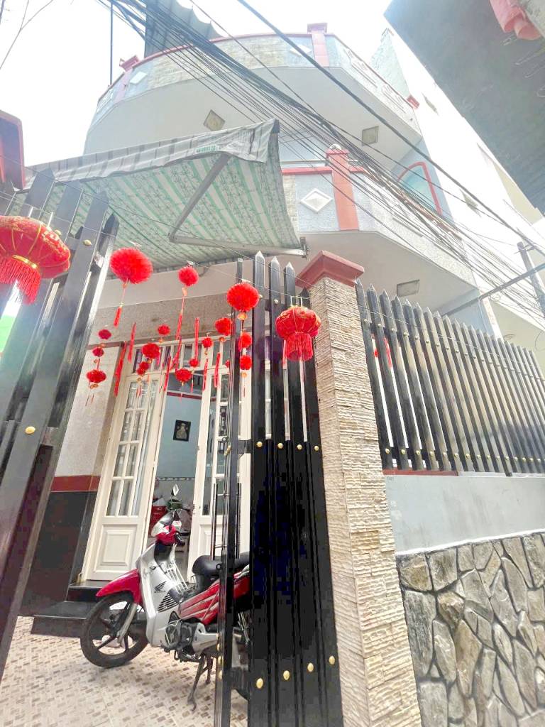 Bán nhà 3 lầu 62.8m2 hẻm 90 đường Bông Sao Phường 5 Quận 8